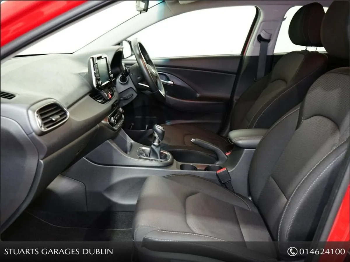 Hyundai i30 I30 Fastback 5dr fire Red  Apple Carp - Image 3