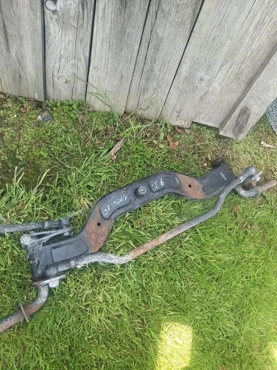 Lots of Front Axels - Image 2