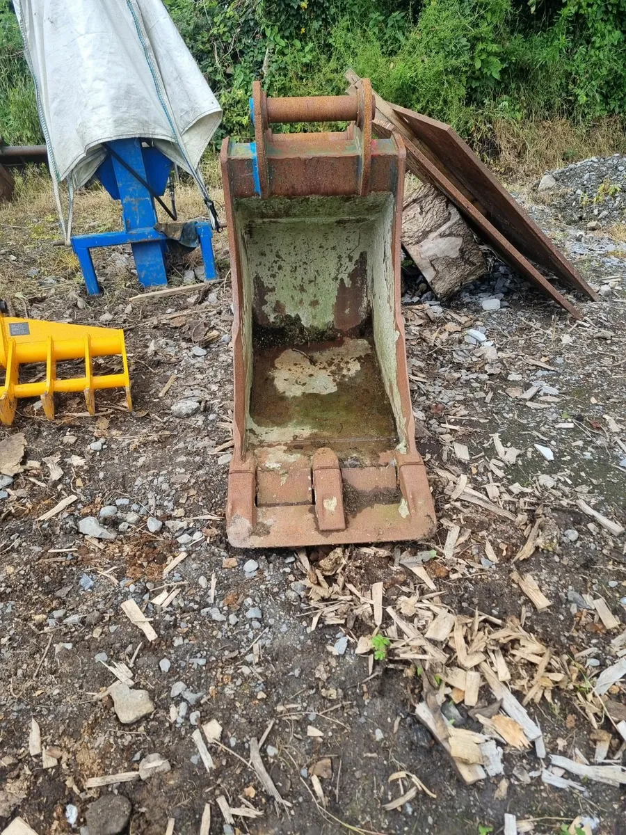 Buckets - Image 2