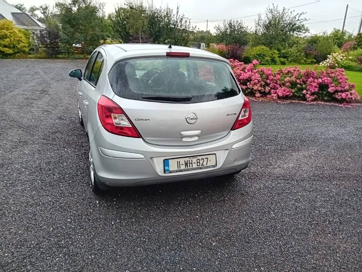 Opel Corsa 2011 - Image 2