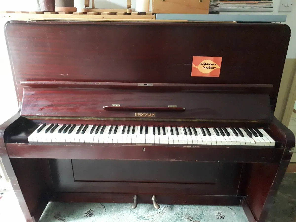 Piano - Image 1
