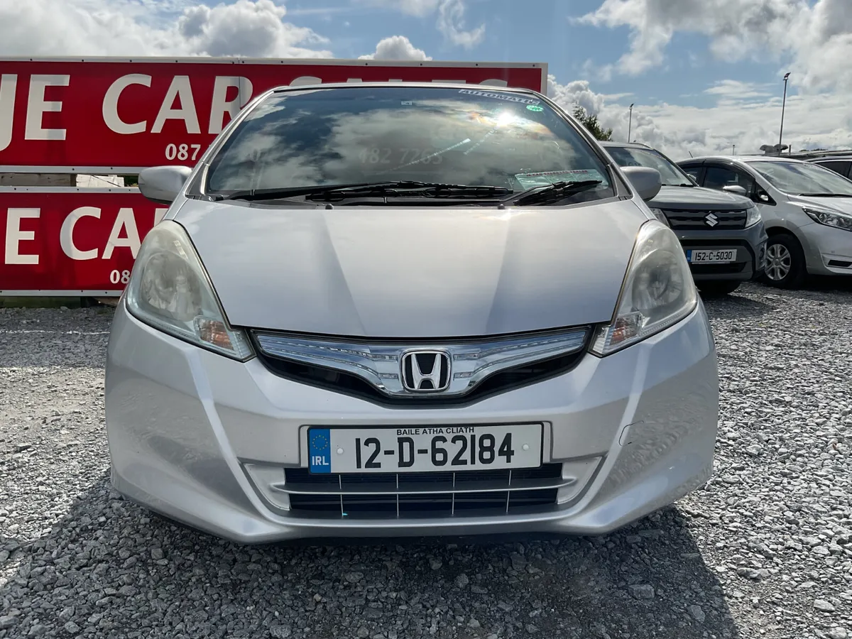 HONDA FIT 1.3 PETROL HYBRID AUTOMATIC LOW KMS - Image 3