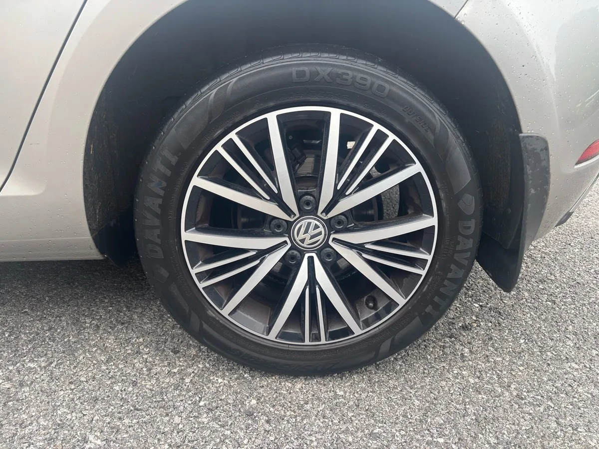 172 Volkswagen Golf 1.6 TDI SE 115BHP Silver - Image 4