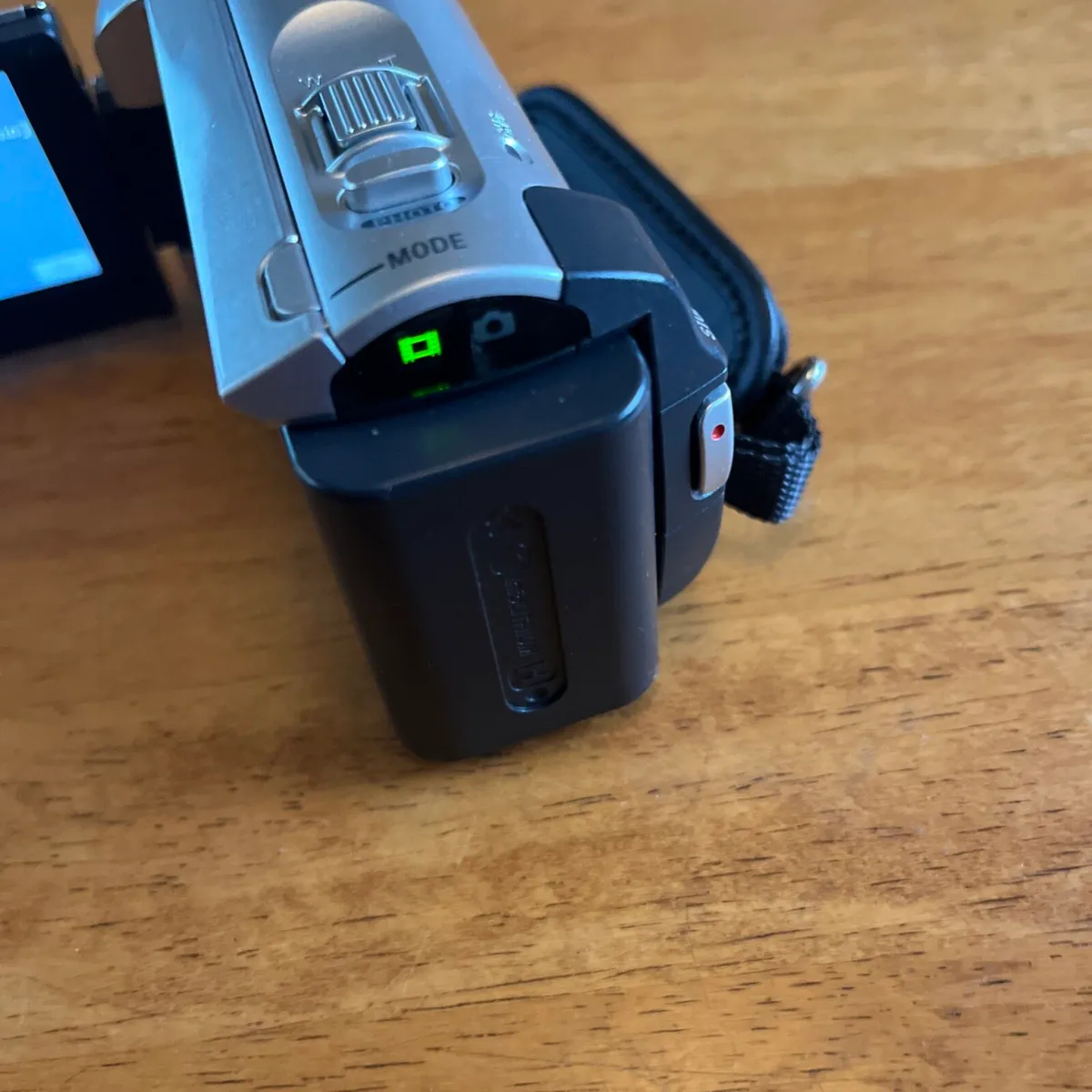 Sony Handycam. Zeiss Lens. Charger. Case etc. - Image 3