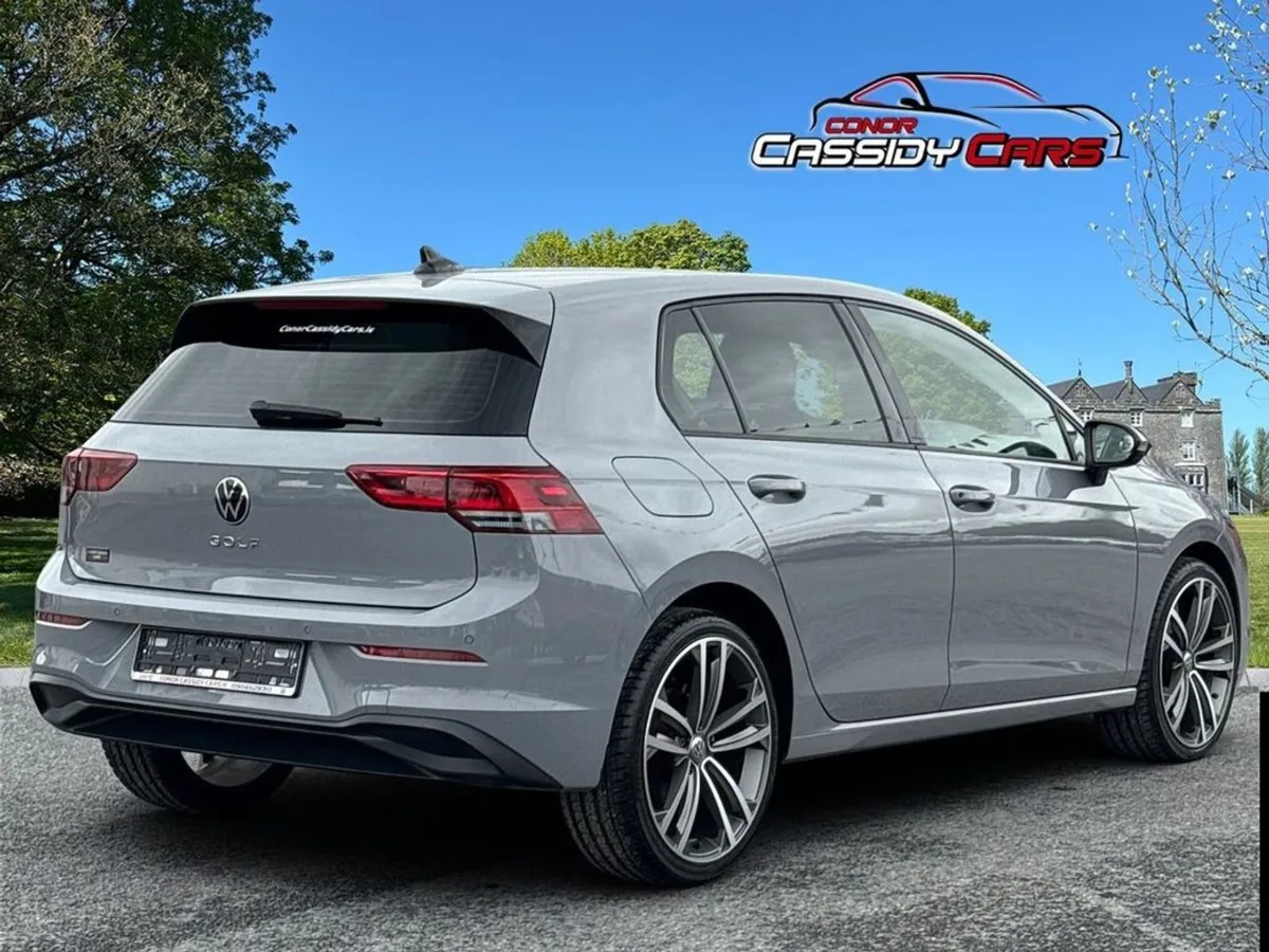Volkswagen Golf Life TDI  222 Reg - Image 2