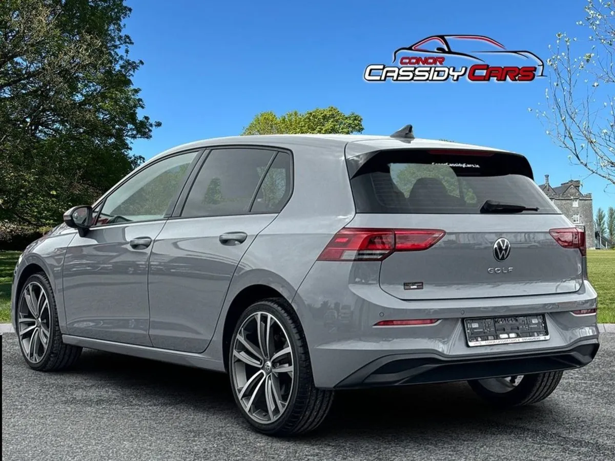 Volkswagen Golf Life TDI  222 Reg - Image 3