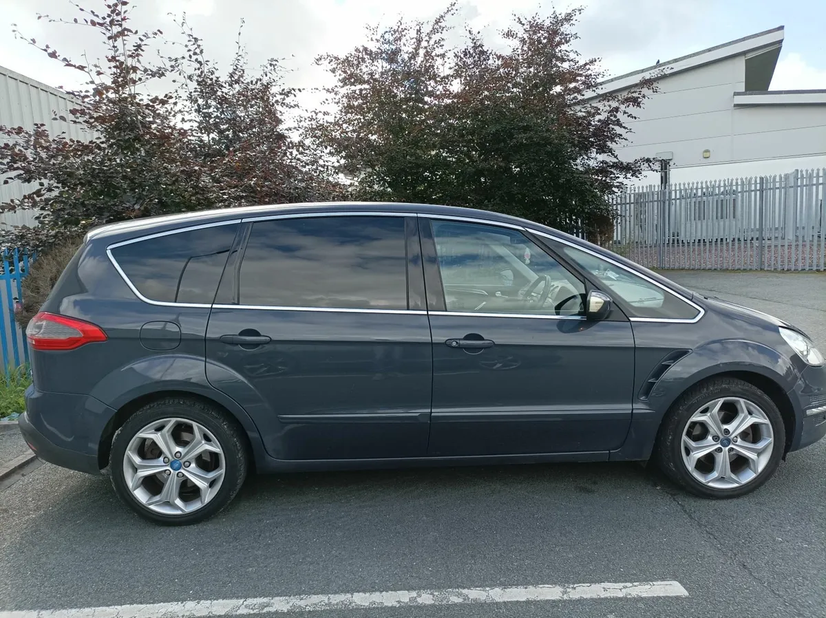 131 Ford S-Max 7 Seater New NCT 0526 - Image 4