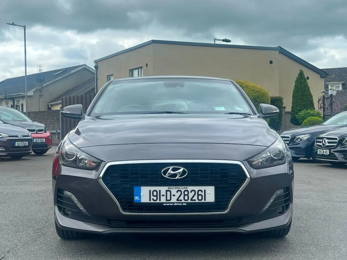 Hyundai i30 i 30 Fastback 1.0  low Kms - Image 2