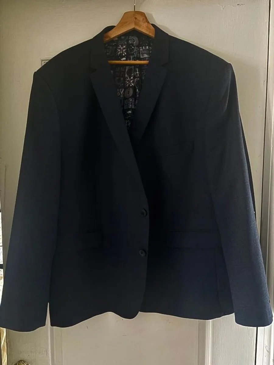 Mens Suit - Image 1