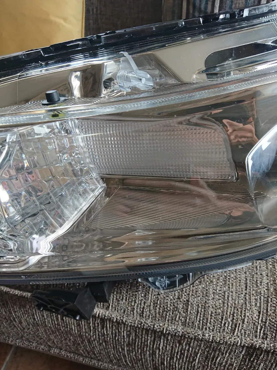Honda Accord headlight - Image 3