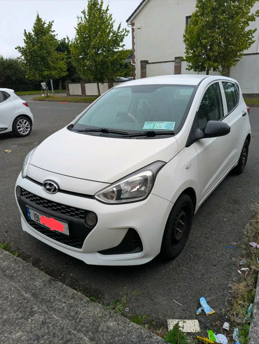 Hyundai i10 2019 hatchback - Image 1
