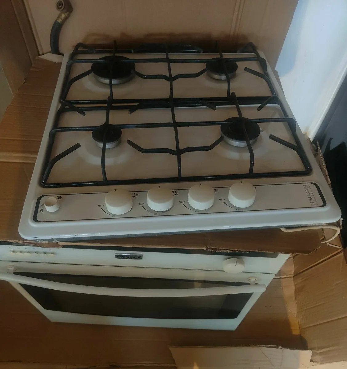 Gas oven and  Gas hob. - Image 3