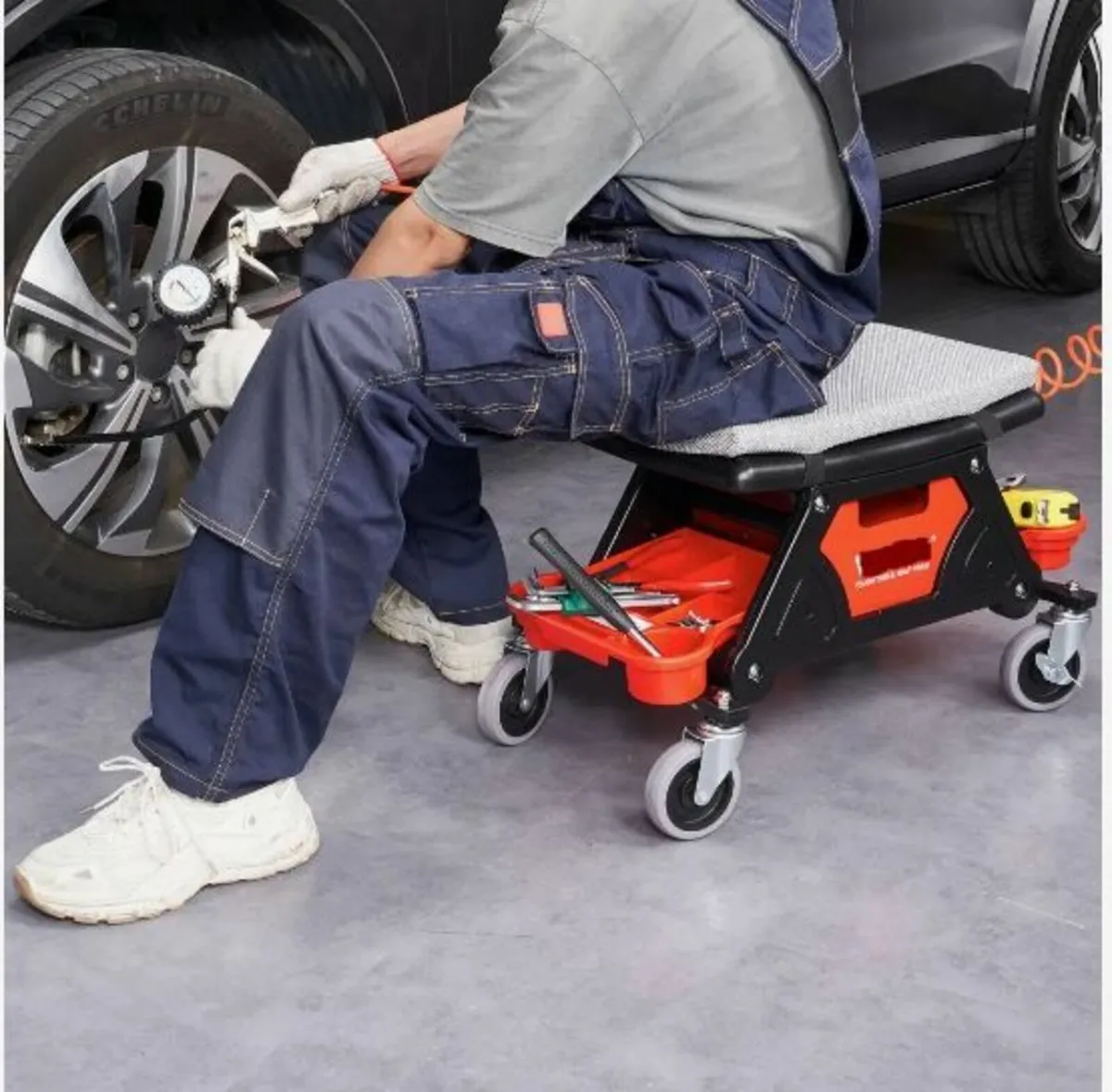 Mechanics Stool, 300 LBS Capacity - Image 4