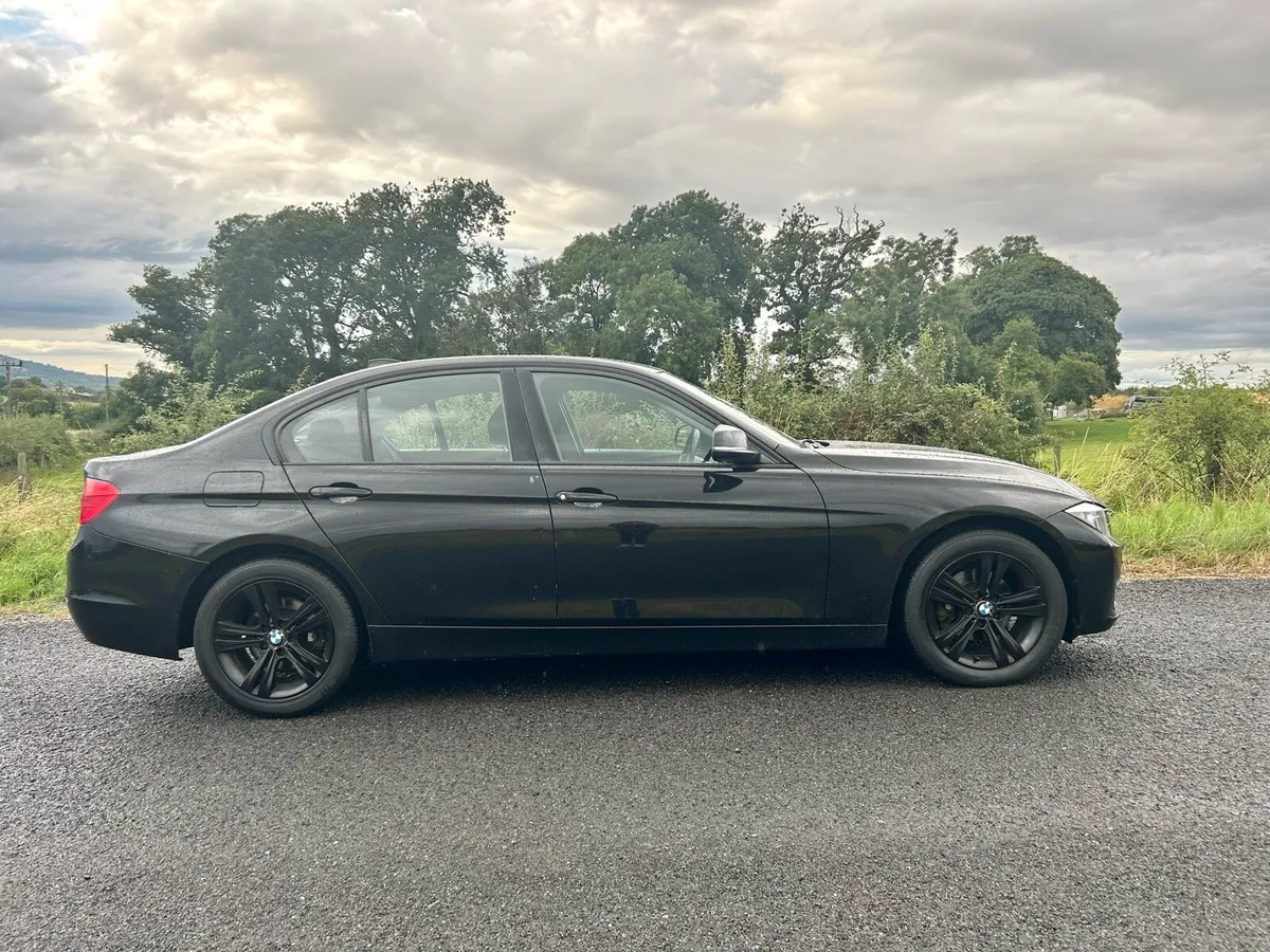 2014 BMW 3series - Image 4