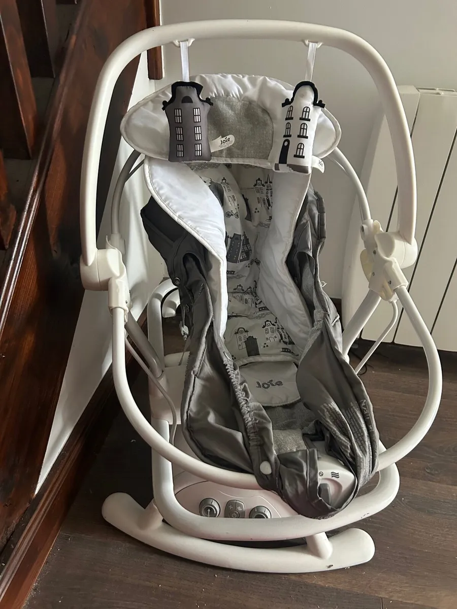 Baby swing-