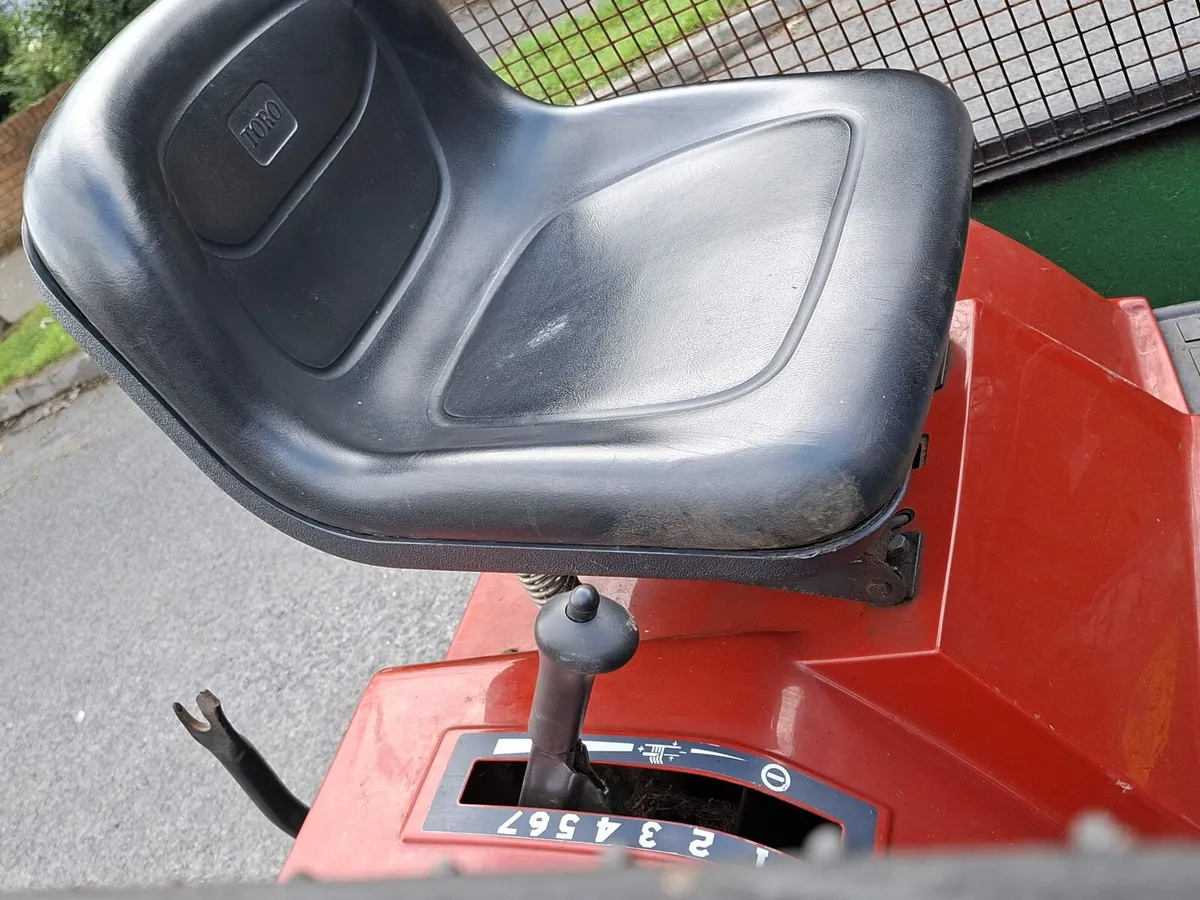 Ride on Lawnmower - Image 4