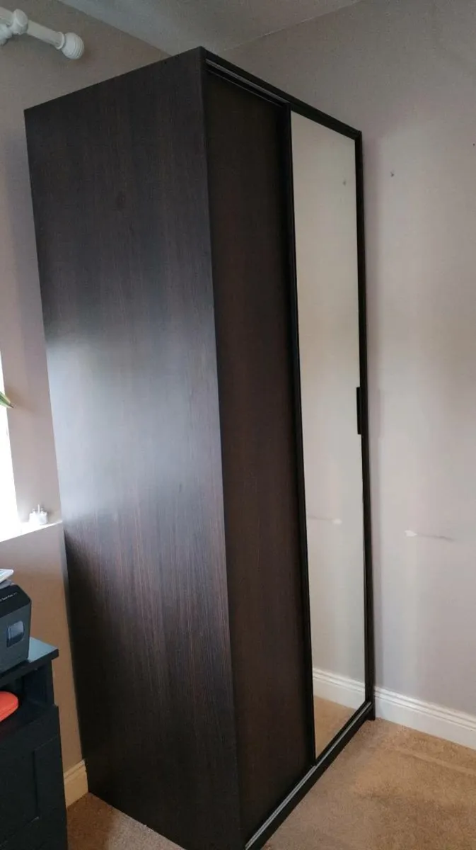 Sliding door wardrobe - Image 2