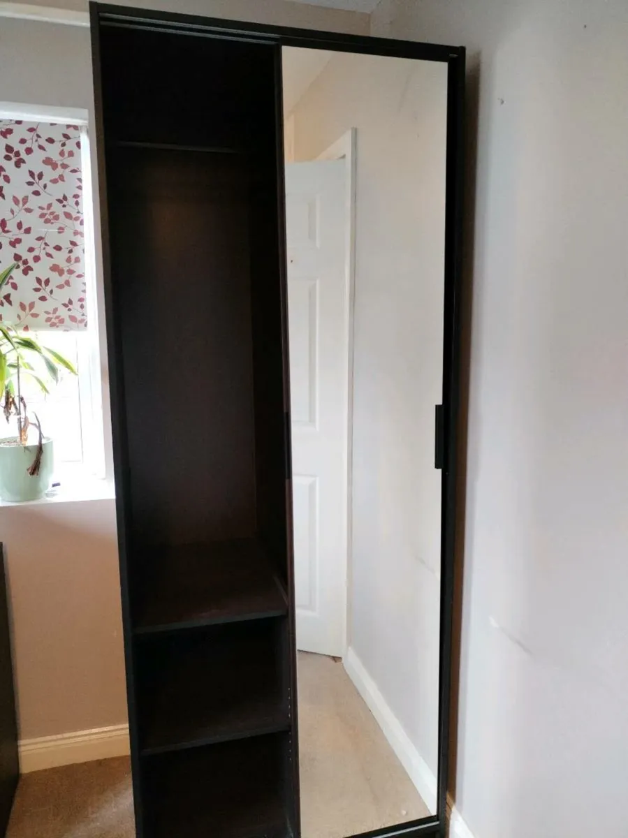 Sliding door wardrobe - Image 3