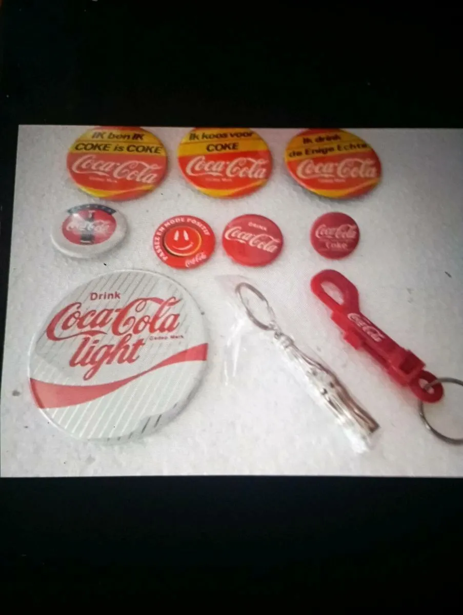 VINTAGE COCA COLA MEMORABILIA.