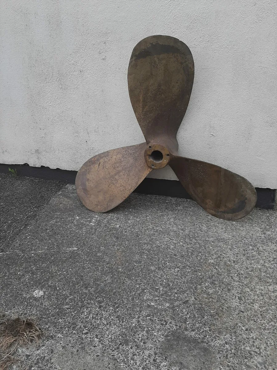 Large Bronze Boat Propellor - Image 1
