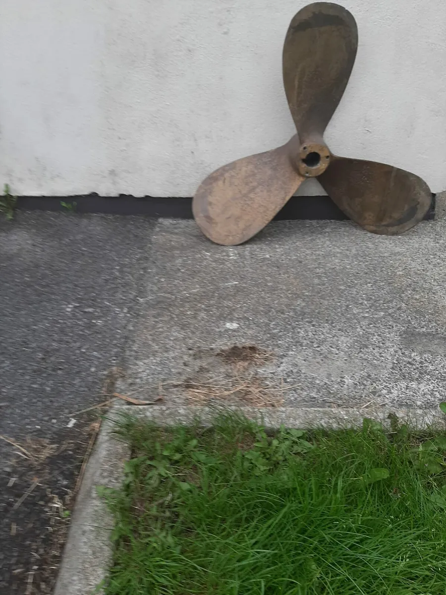 Large Bronze Boat Propellor - Image 2