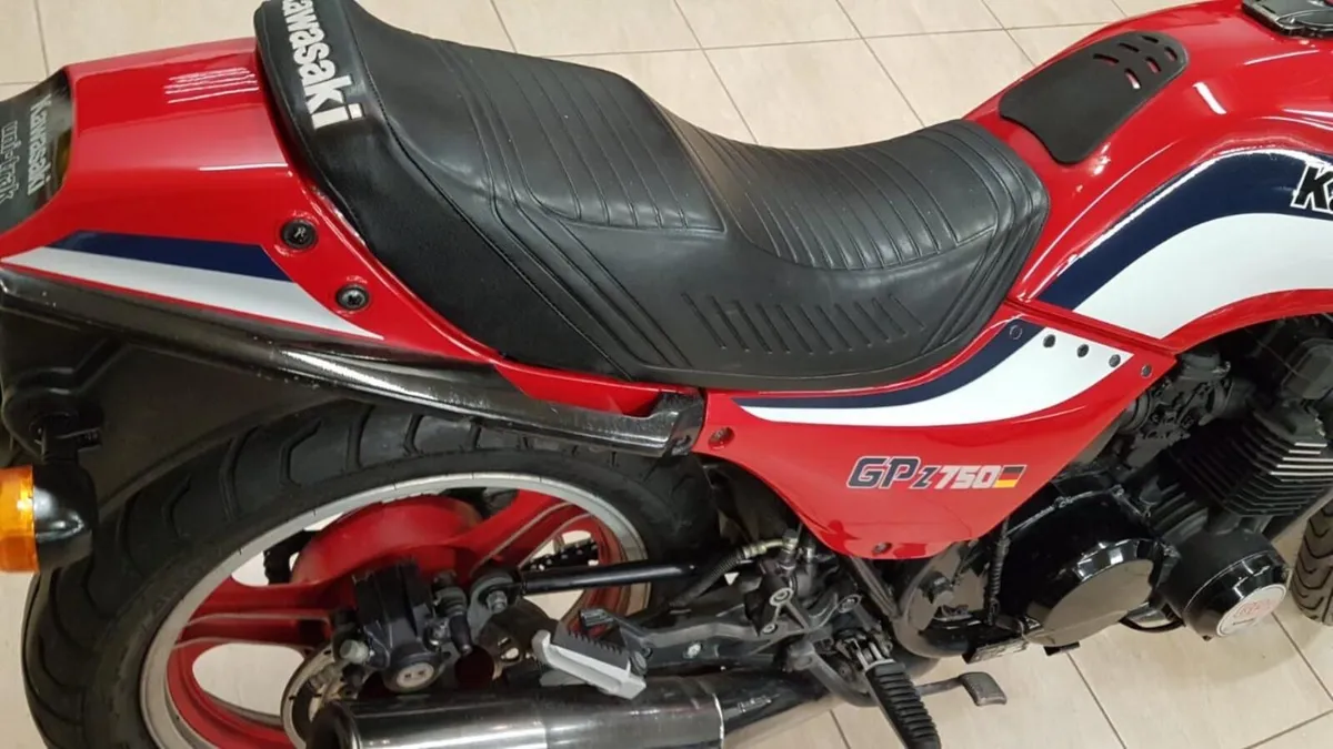 Kawasaki gpz750 ut  - Mint - Image 2