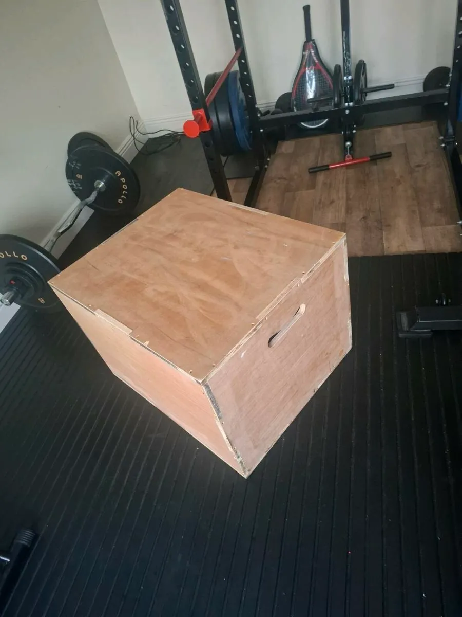 Squat rack and bench - Image 3