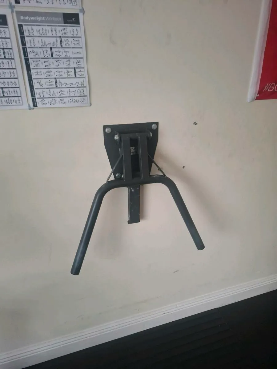 Squat rack and bench - Image 4