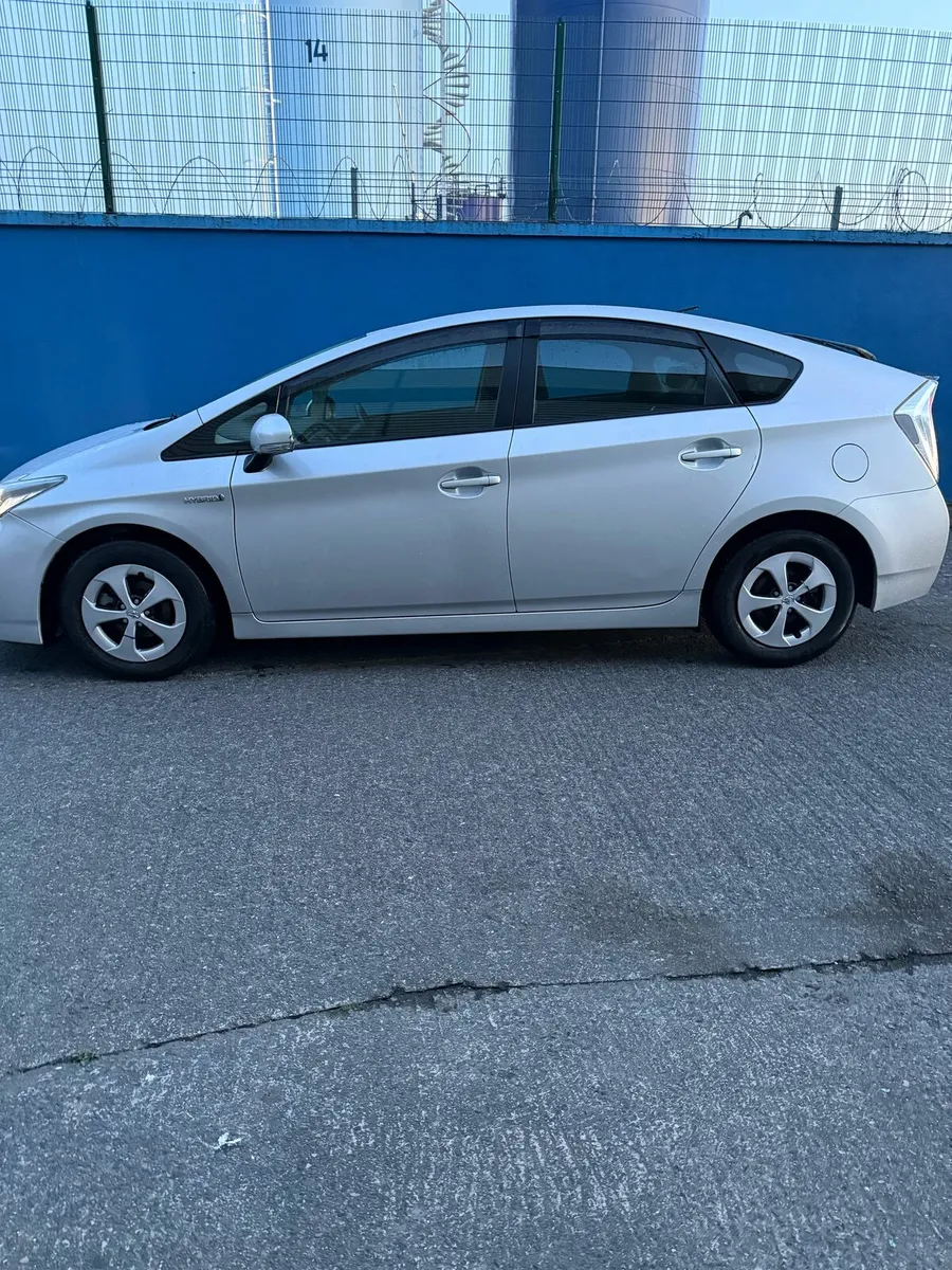 Car - Image 2
