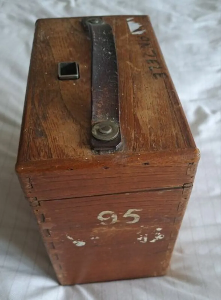 Antique Racing Pigeon Clock - Image 2