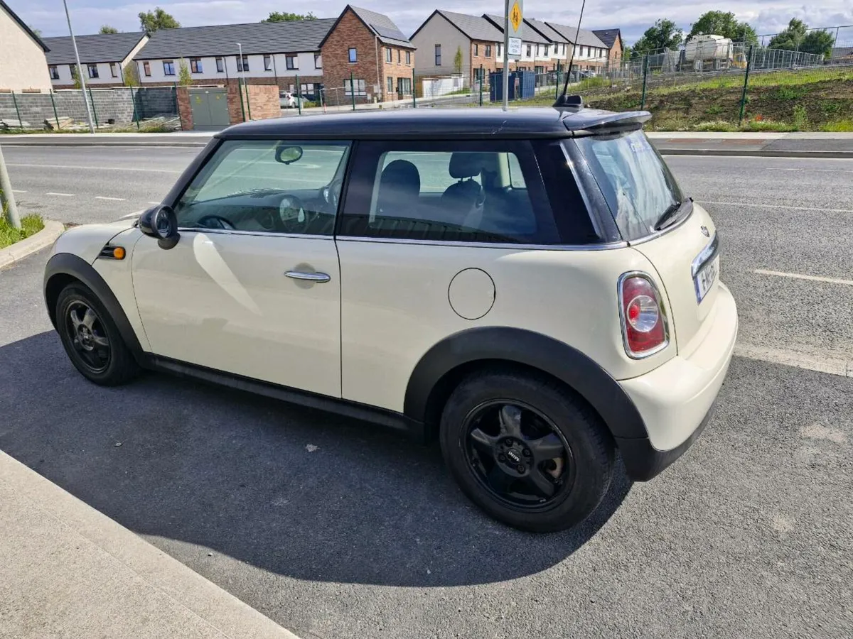2011 Mini Cooper - Image 3
