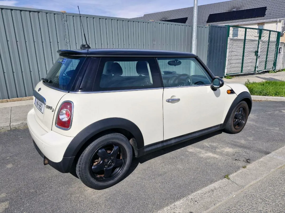 2011 Mini Cooper - Image 4