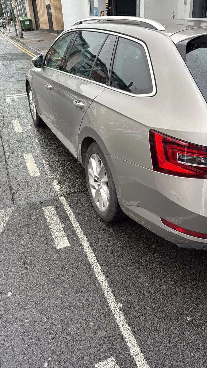 Skoda Superb Style Estate 150bhp DSG - Image 2
