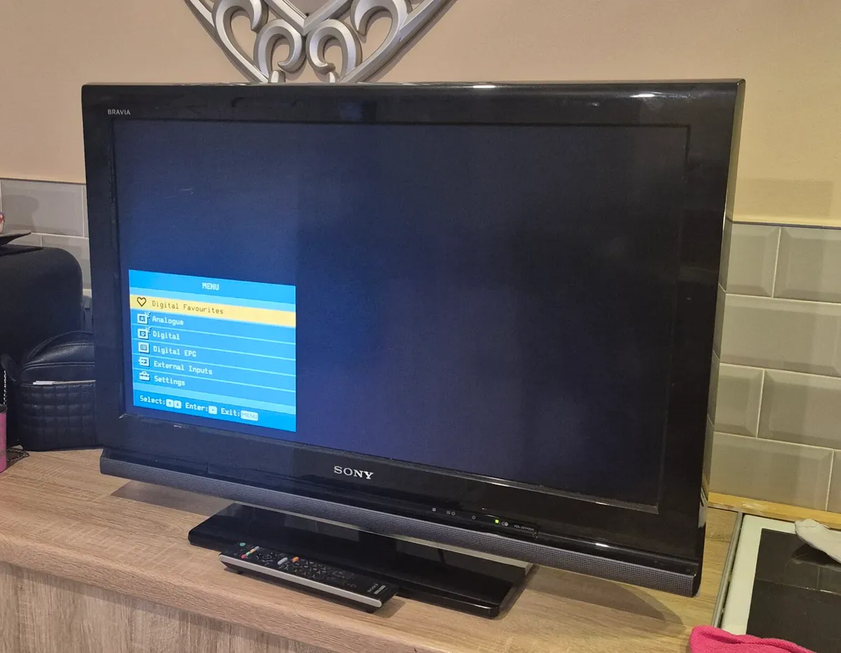 35 INCH SONY BRAVIA  TV HD READY WORKING PERFECT - Image 1