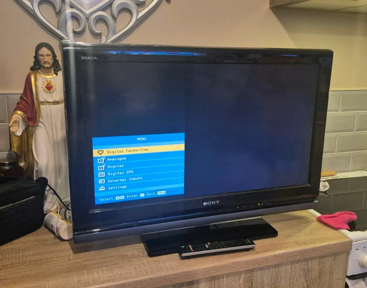 35 INCH SONY BRAVIA  TV HD READY WORKING PERFECT - Image 3