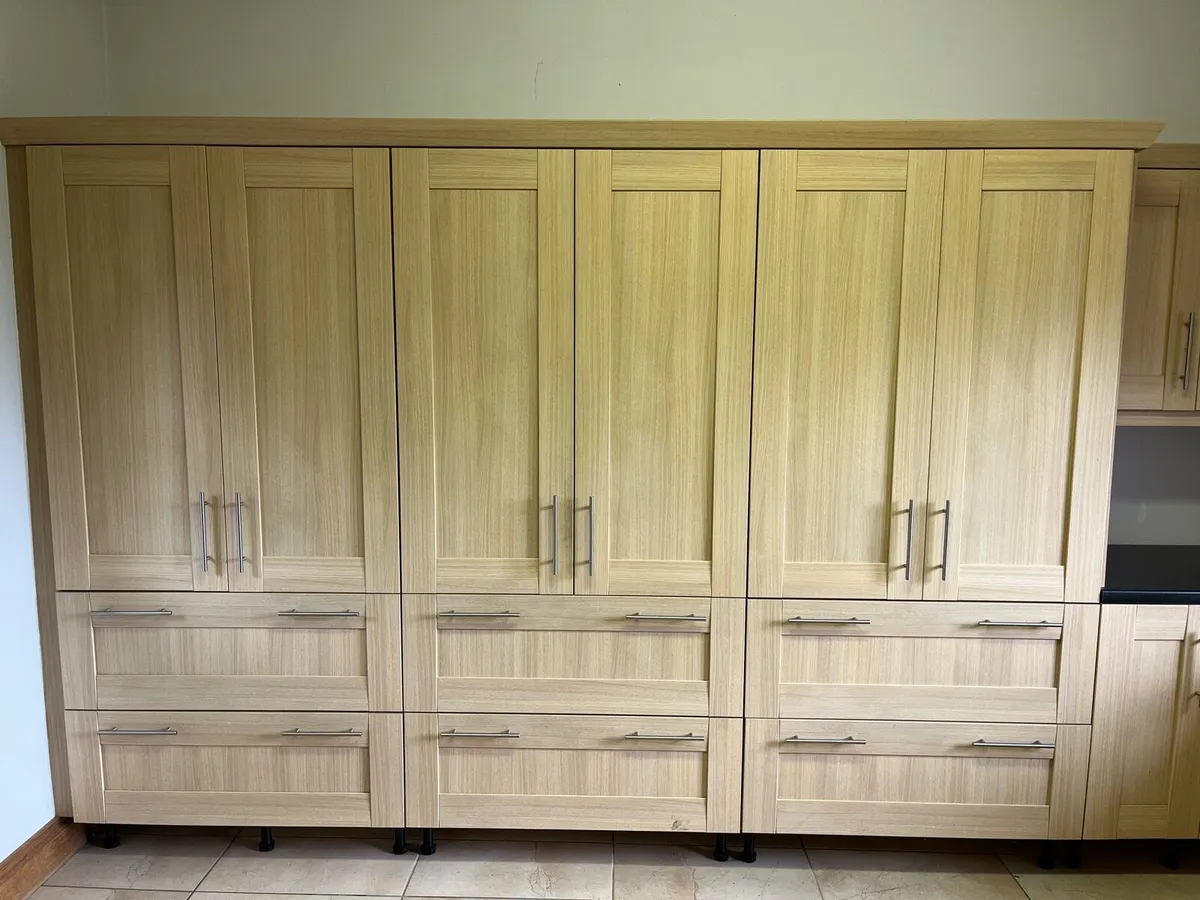 Kitchen units - Image 1