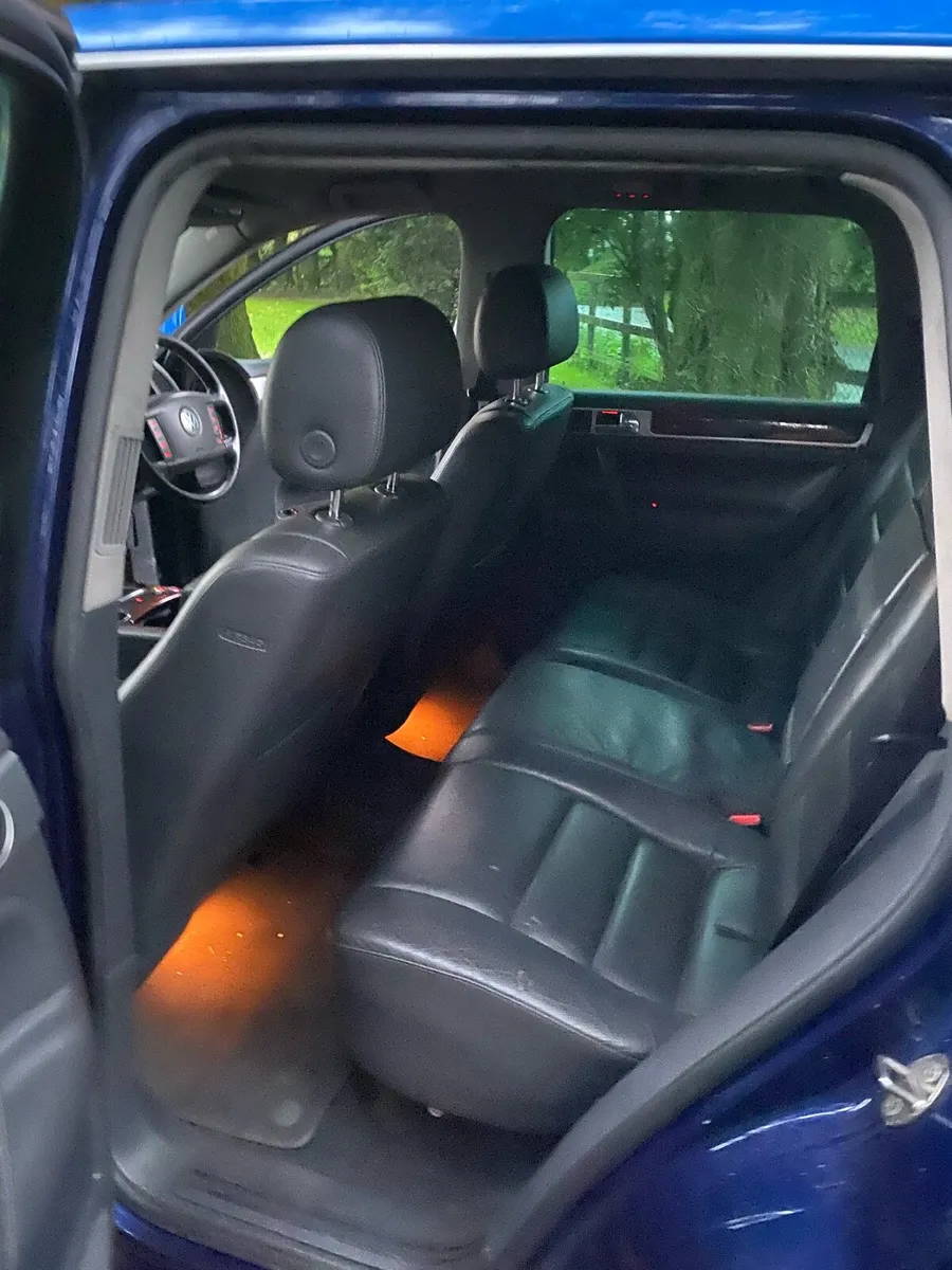 Volkswagen Touareg jeep doe 01/26 - Image 2