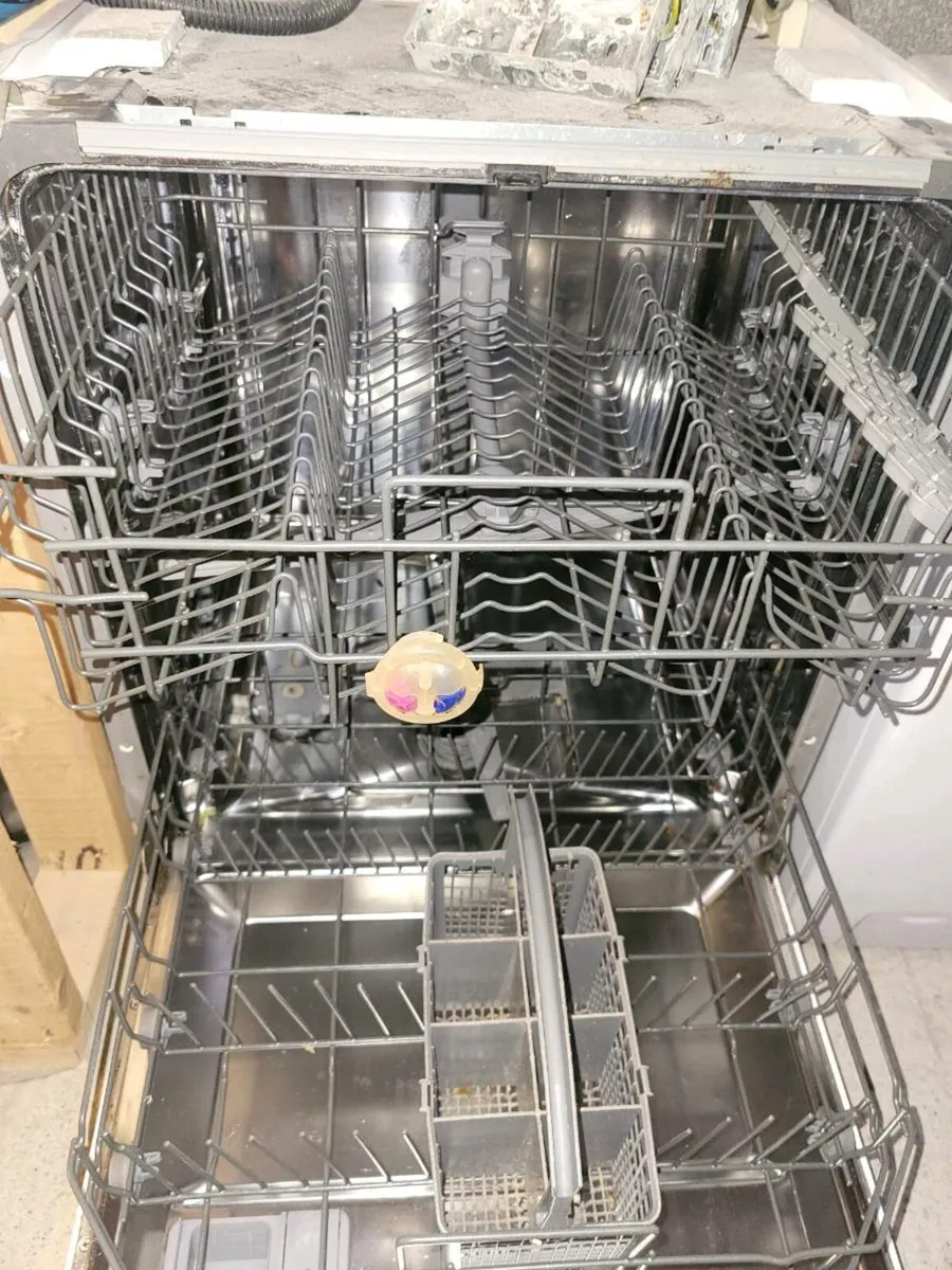 Integrated dishwasher - Image 2