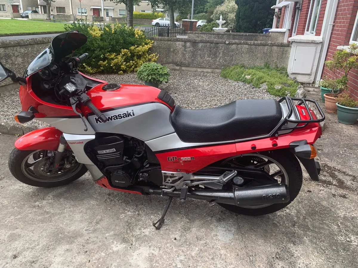 Kawasaki gpz 900r 1985 - Image 2