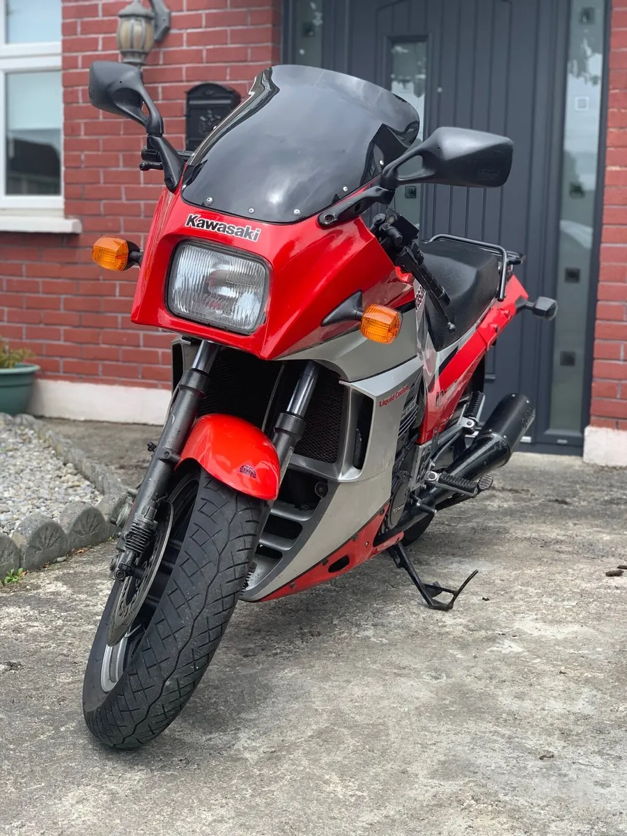 Kawasaki gpz 900r 1985 - Image 3