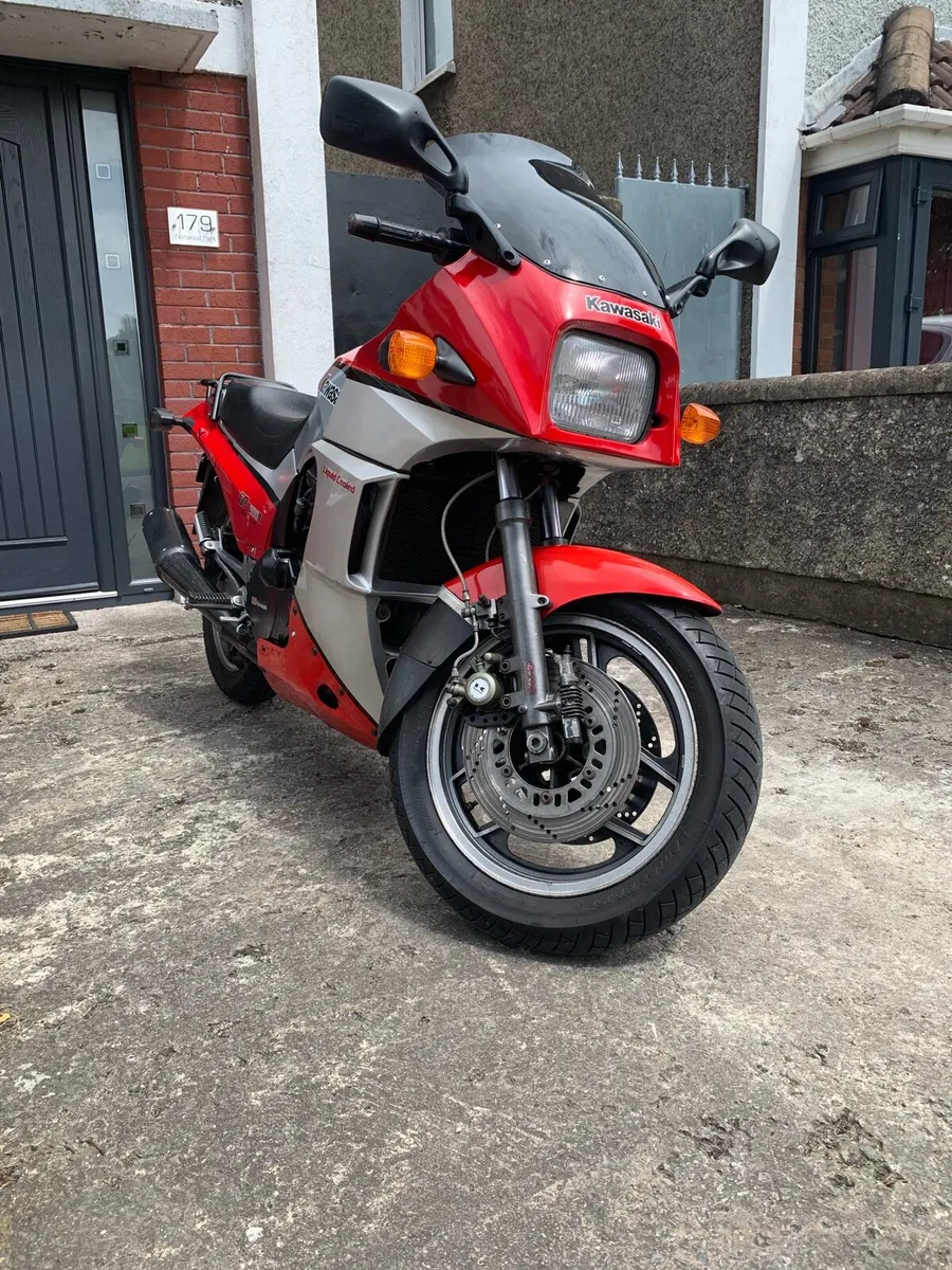 Kawasaki gpz 900r 1985 - Image 4