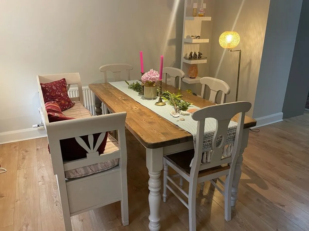 Dining - Image 1