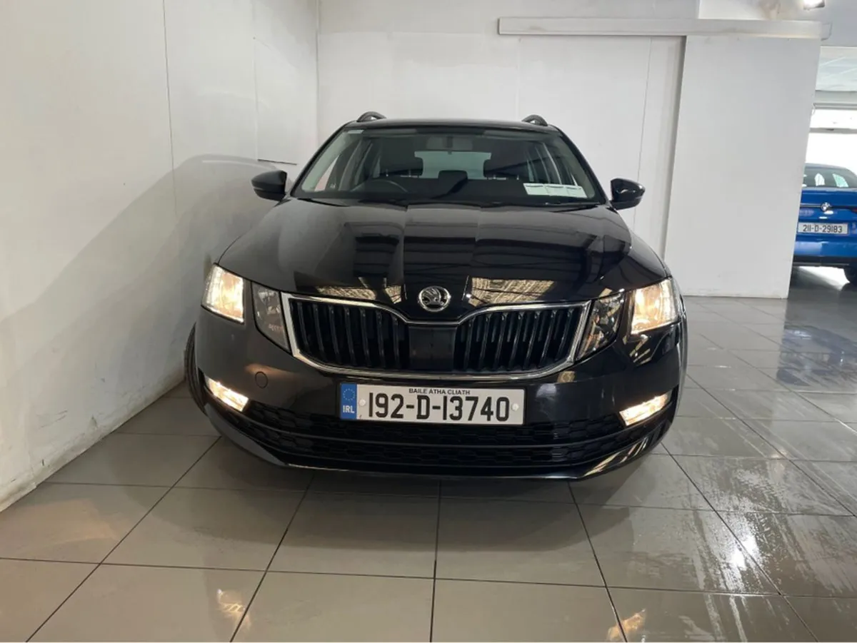 Skoda Octavia Ambition 1.6 TDI 115HP Full Service - Image 2