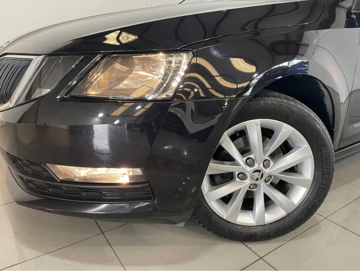 Skoda Octavia Ambition 1.6 TDI 115HP Full Service - Image 4