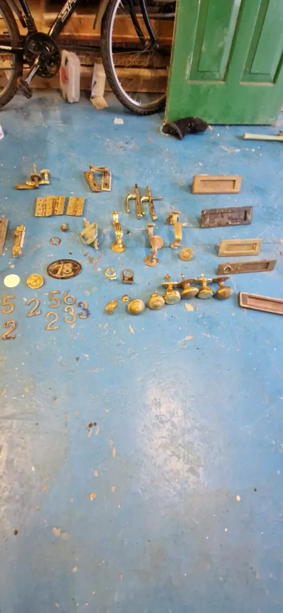 Old brass door furniture - Image 1