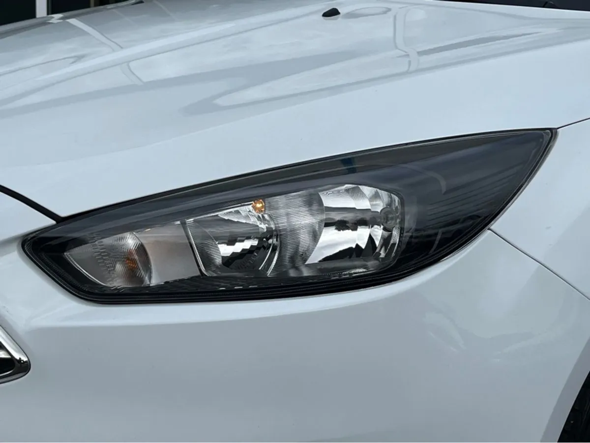 Ford Focus 1.5 Tdci Zetec 95ps 5DR - Image 3