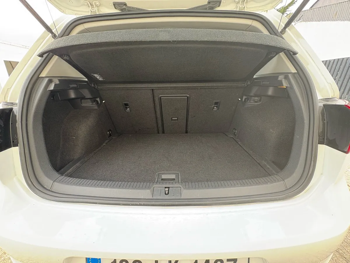 132 Volkswagen Golf 1.2L - Image 4