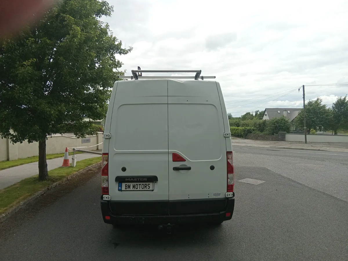 Renault Master 2017 - Image 2
