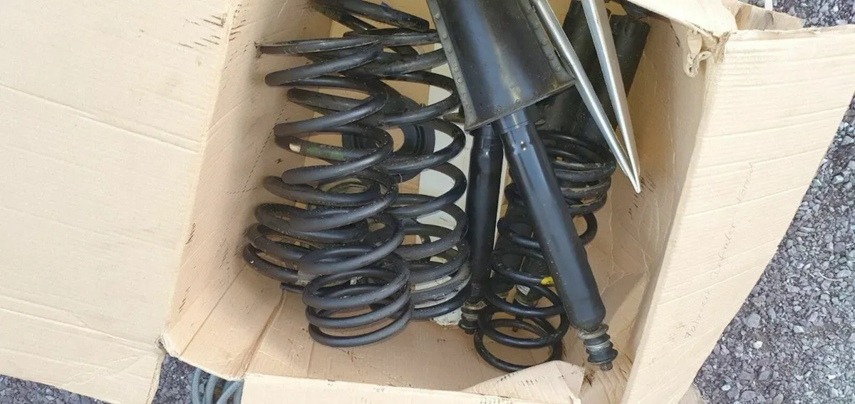 Land ROVER Defender 110, new set springs and shock - Image 1