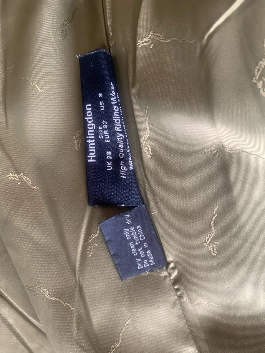 Children's riding jackets and jodhpurs - Image 3